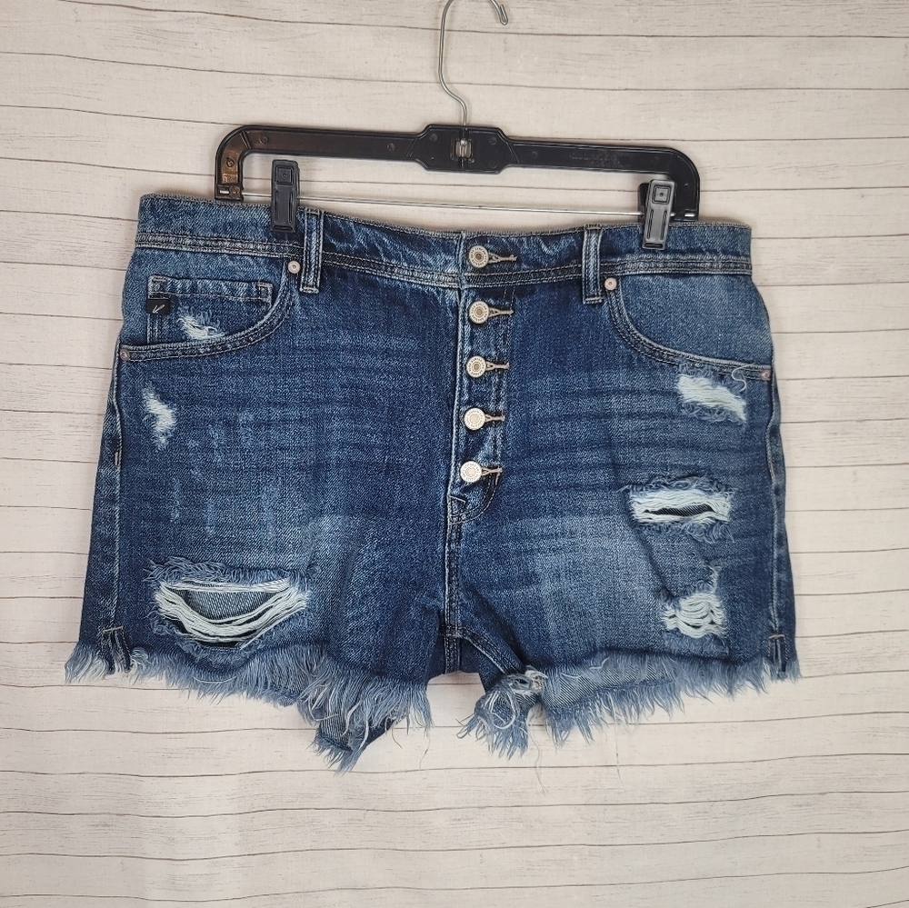 KANCAN FOR MAURICES BUTTON FRONT CUT OFF DISTRESSED JEAN SHORTS, SZ 30